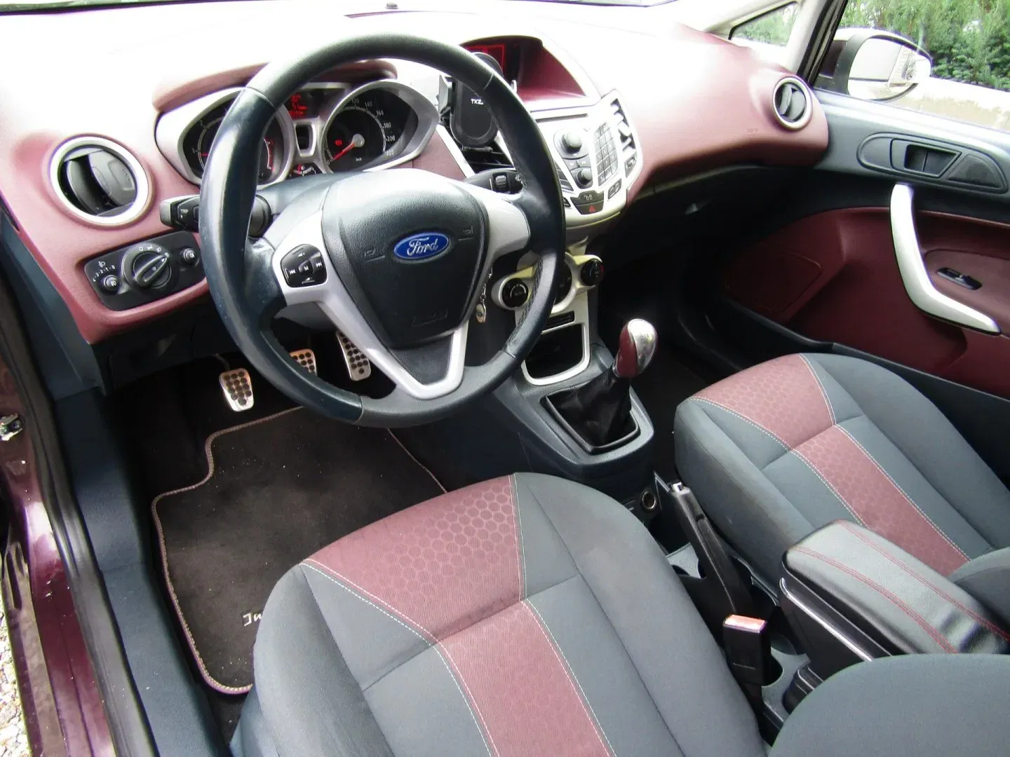Ford Fiesta - Náhled 13