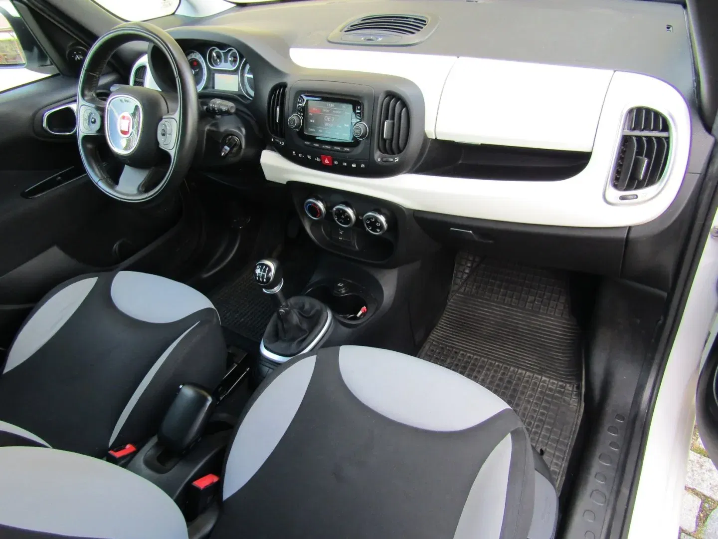 Fiat 500L - Náhled 14