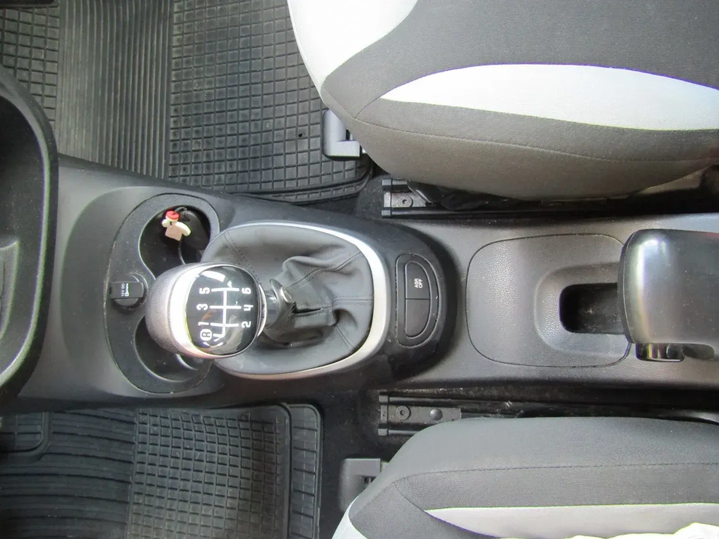 Fiat 500L - Náhled 37