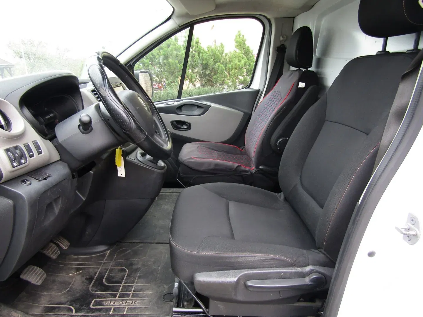 Renault Trafic - Náhled 15