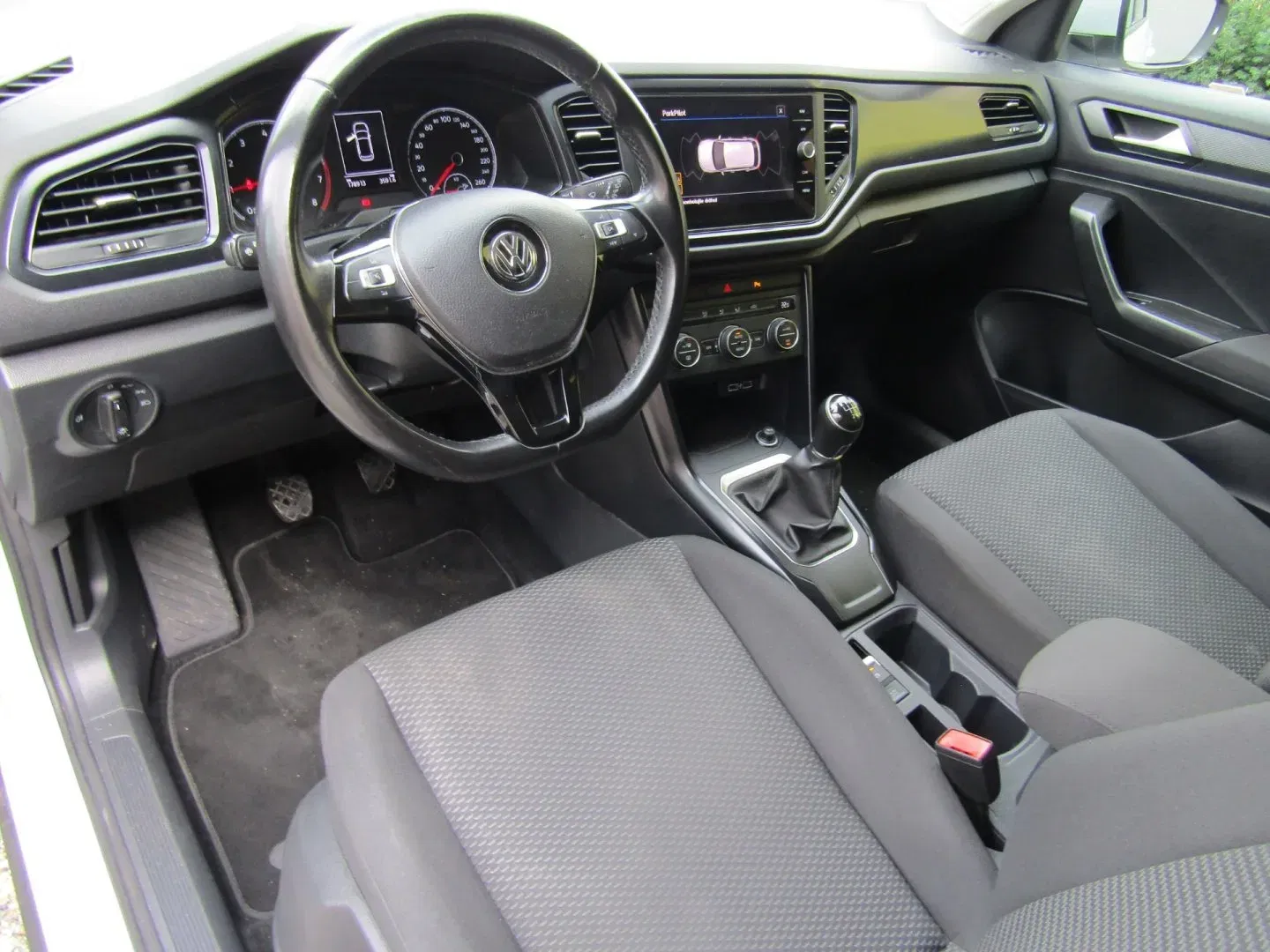 Volkswagen T-Roc - Náhled 13