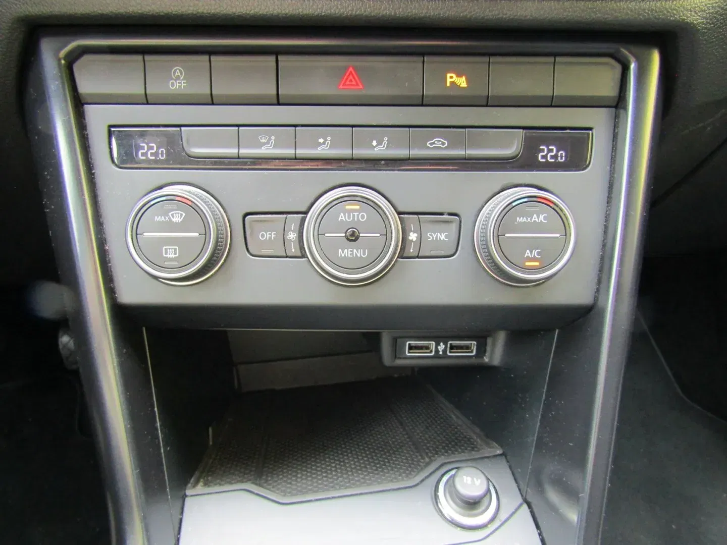 Volkswagen T-Roc - Náhled 34