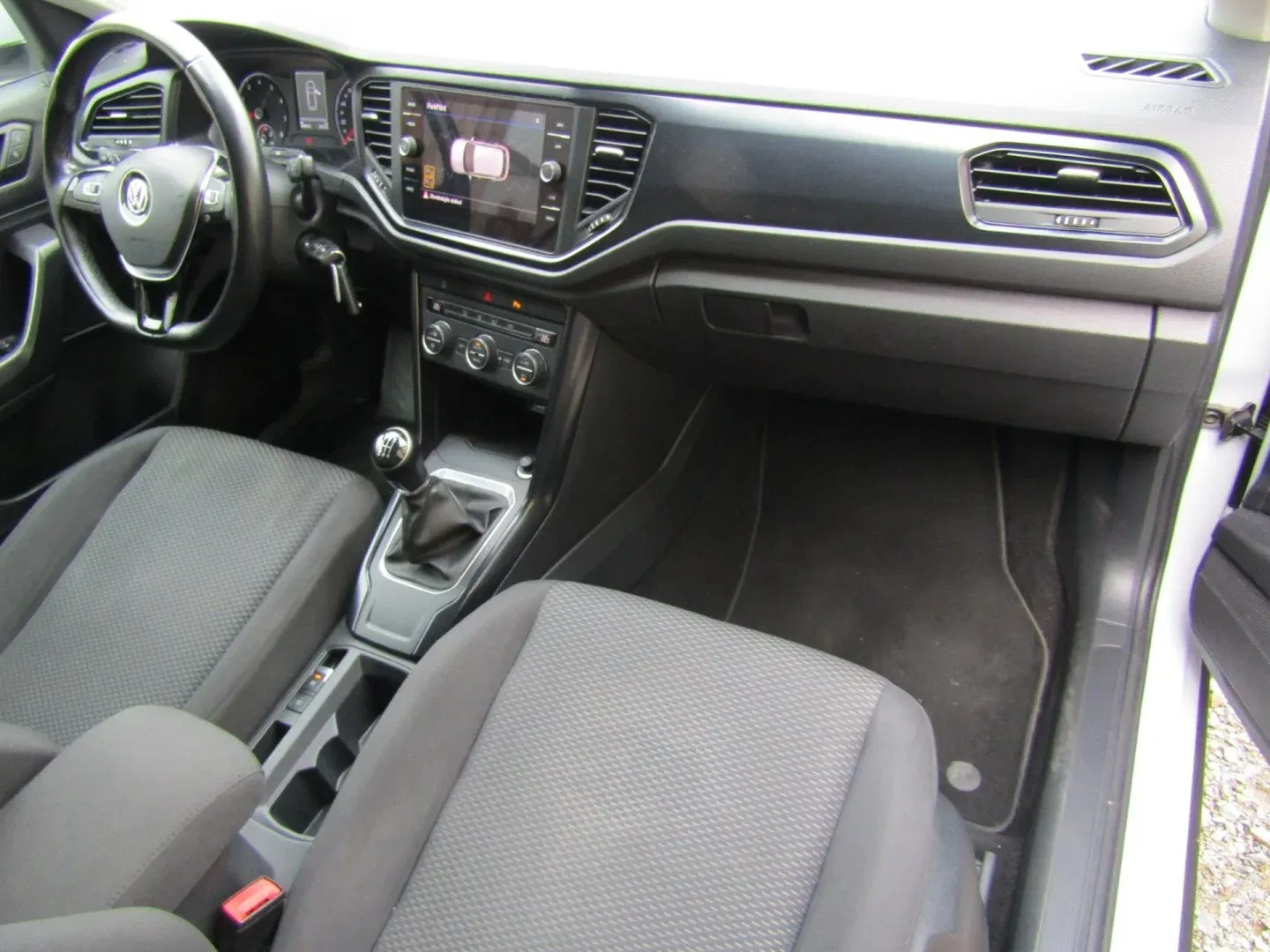Volkswagen T-Roc - Náhled 14