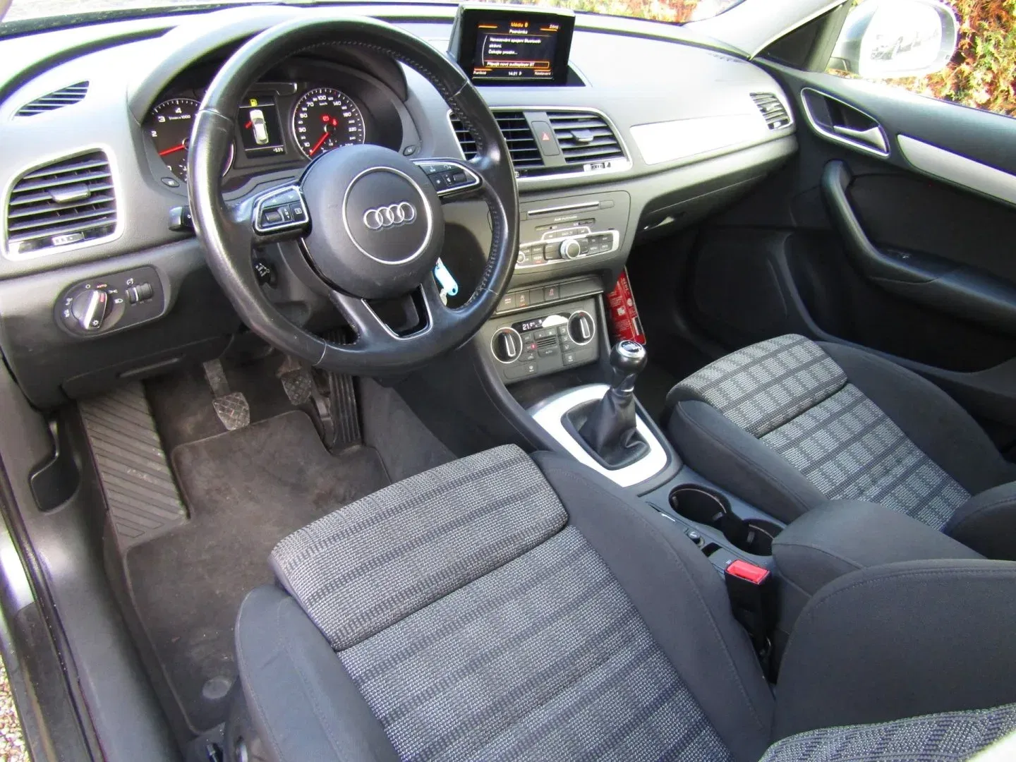 Audi Q3 - Náhled 14
