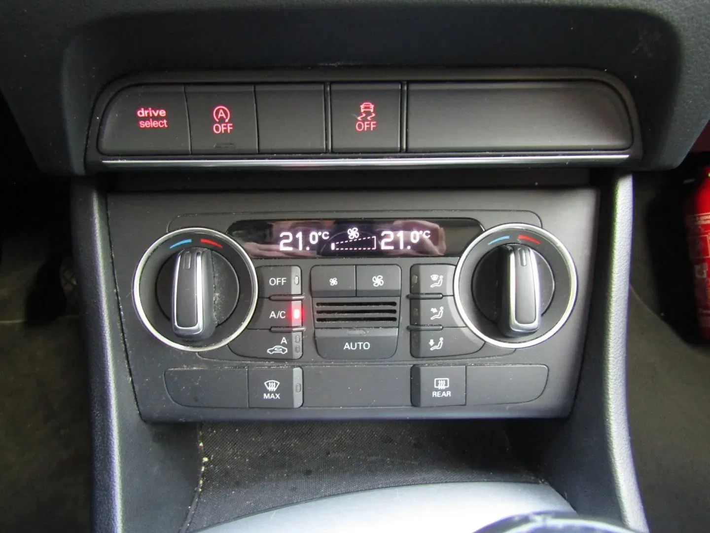 Audi Q3 - Náhled 35