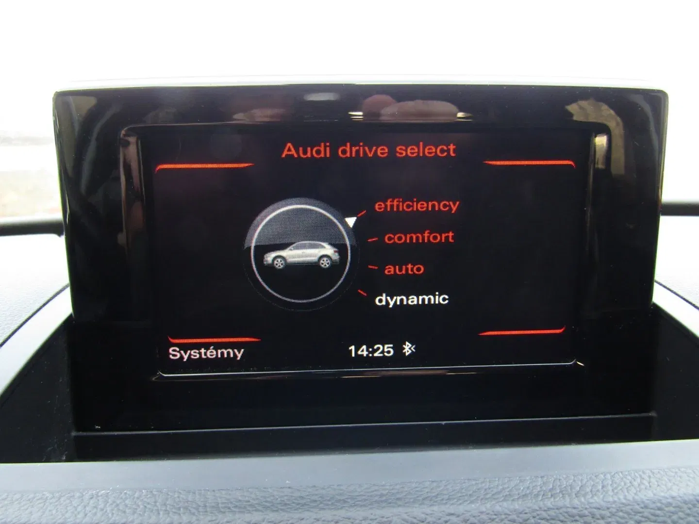 Audi Q3 - Náhled 41