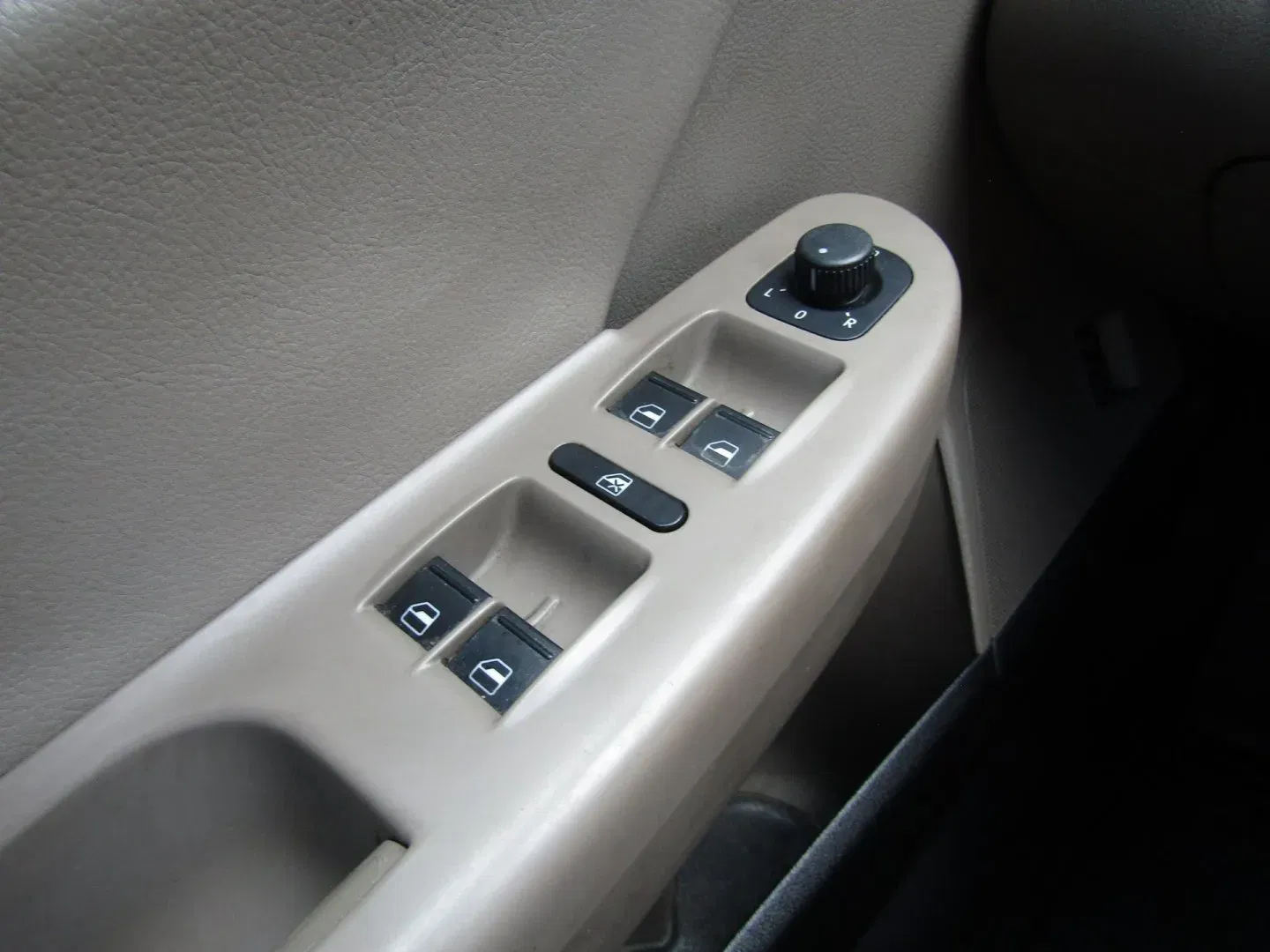 Volkswagen Passat - Náhled 29