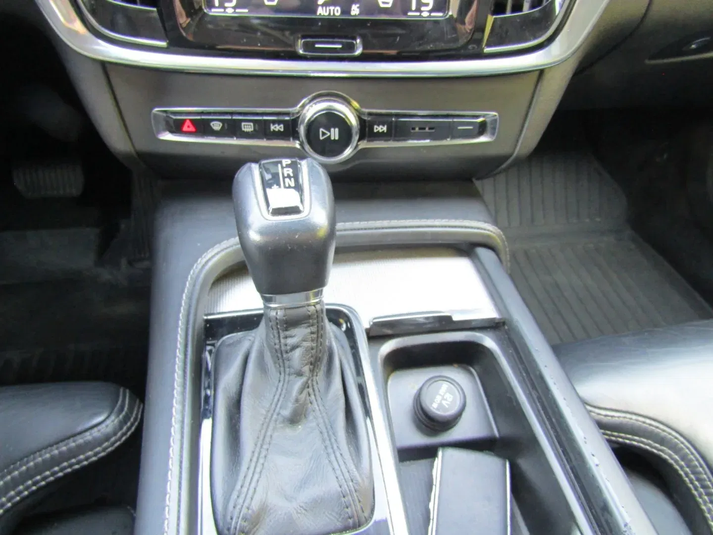Volvo V90 - Náhled 38