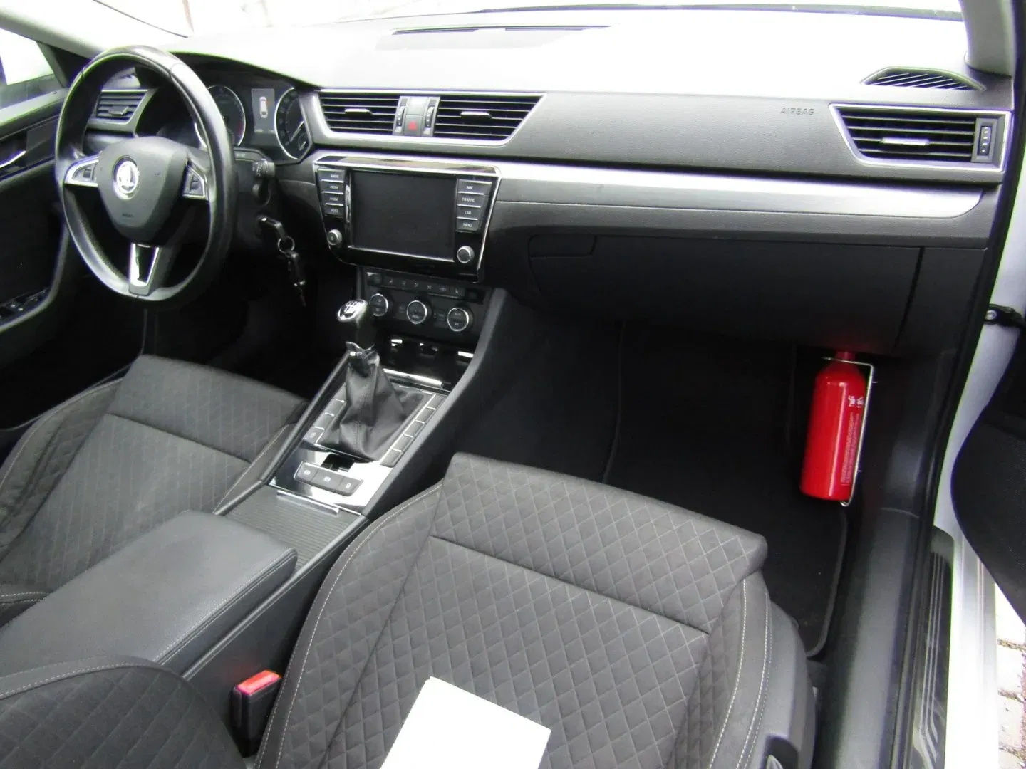 Škoda Superb - Náhled 15