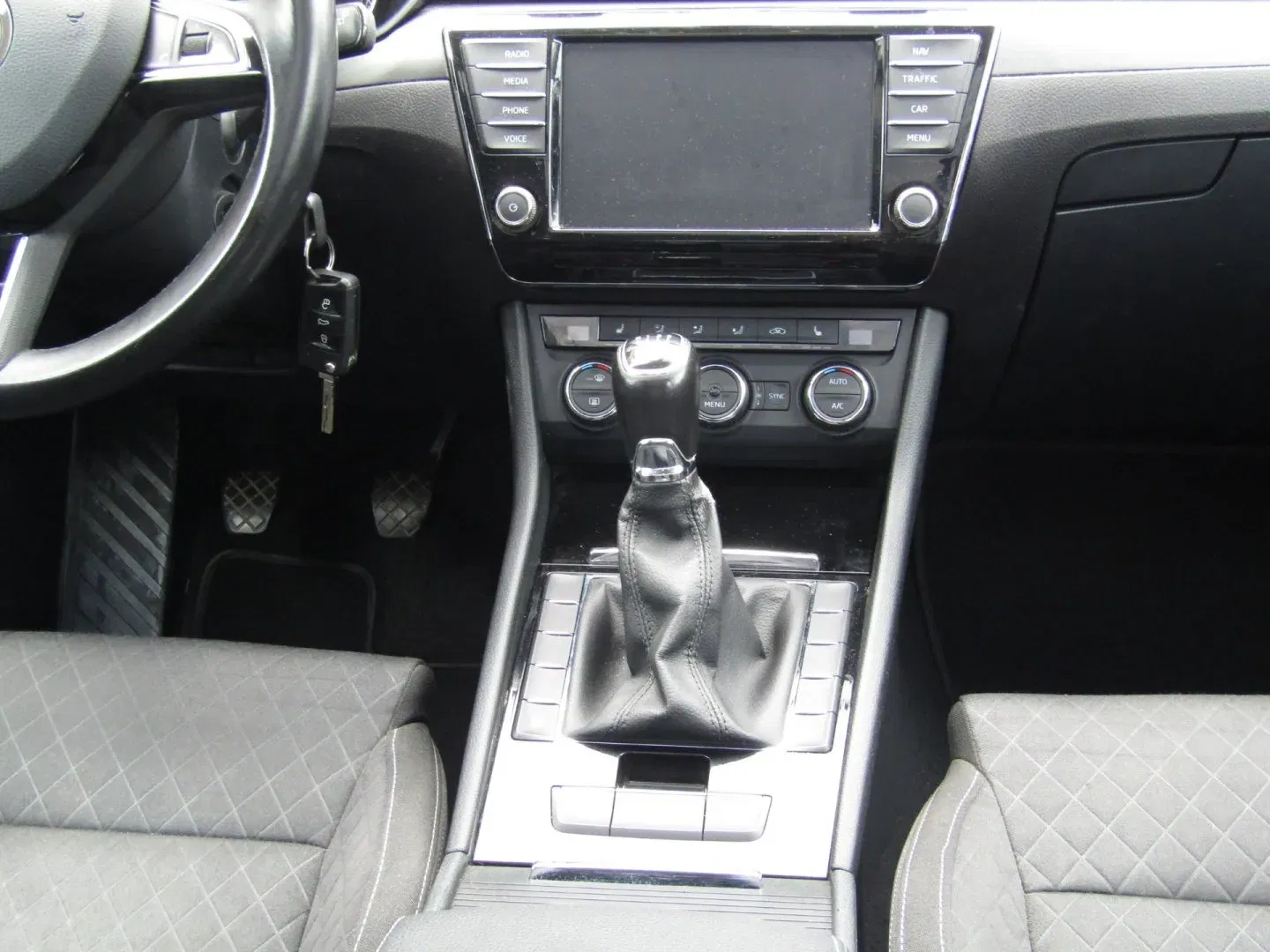 Škoda Superb - Náhled 18