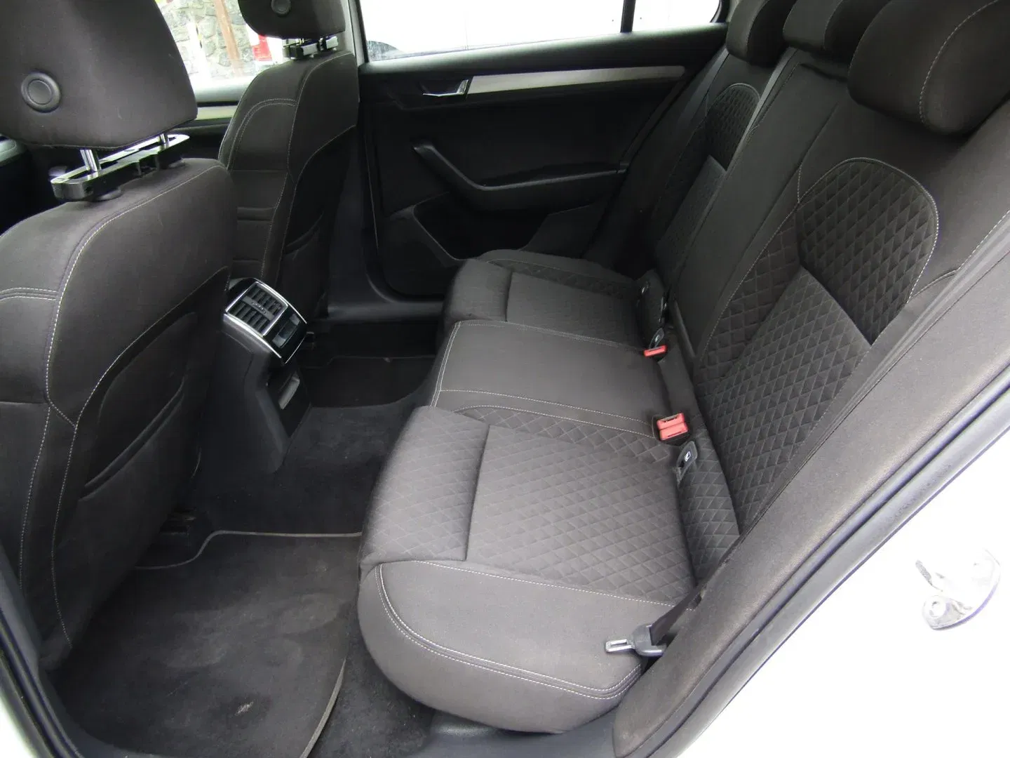 Škoda Superb - Náhled 23