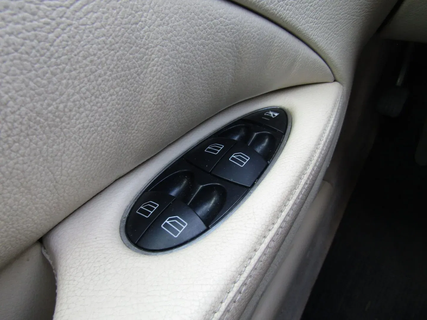 Mercedes-Benz Třídy E - Náhled 29