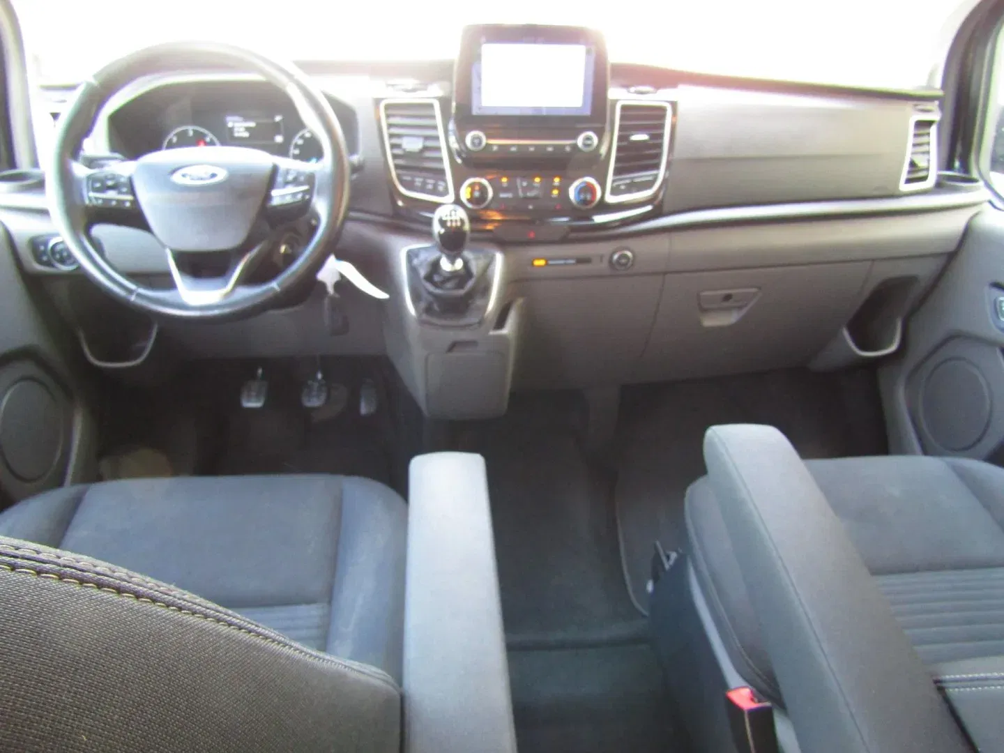 Ford Transit Custom - Náhled 13
