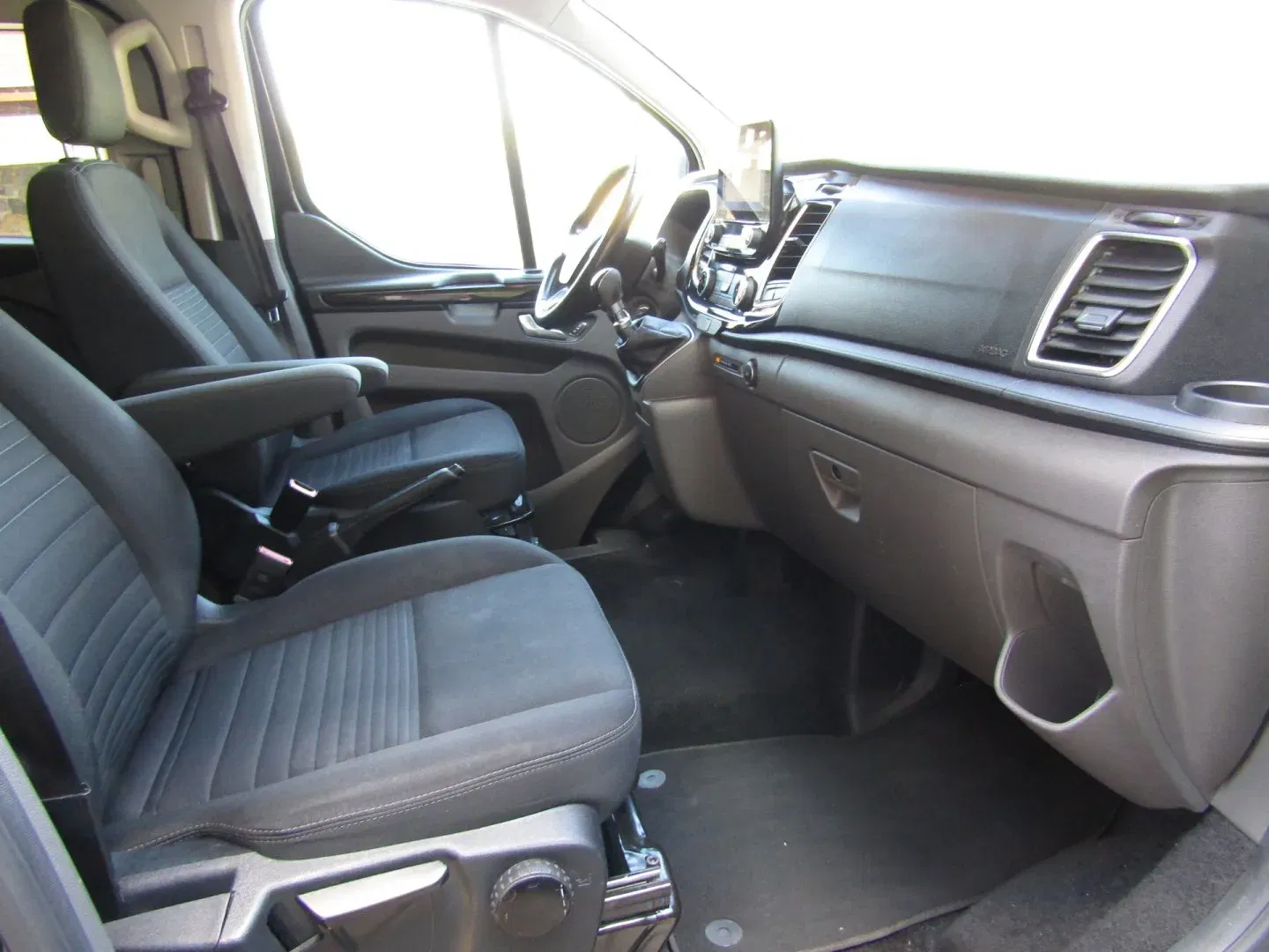 Ford Transit Custom - Náhled 28