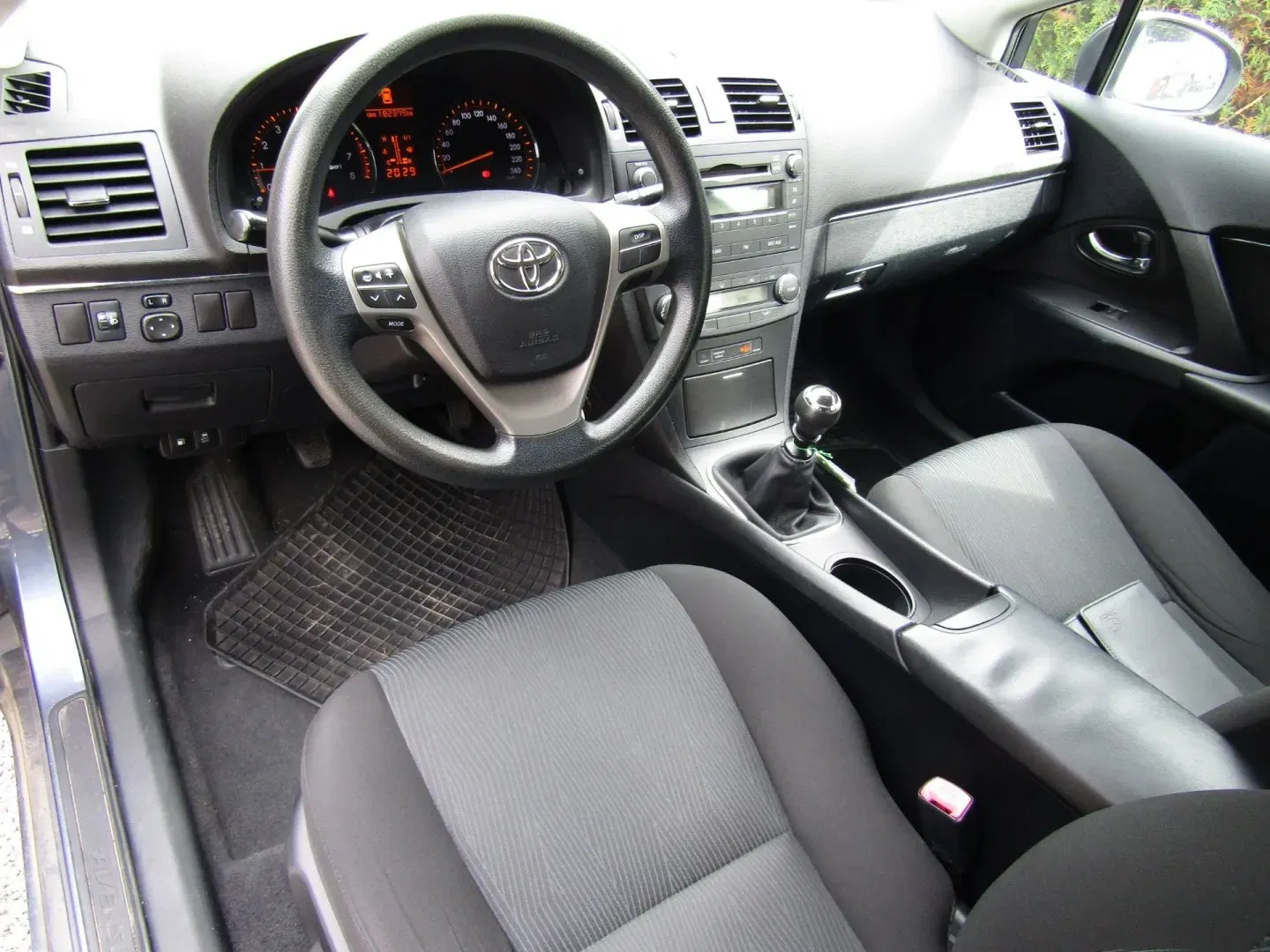 Toyota Avensis - Náhled 13