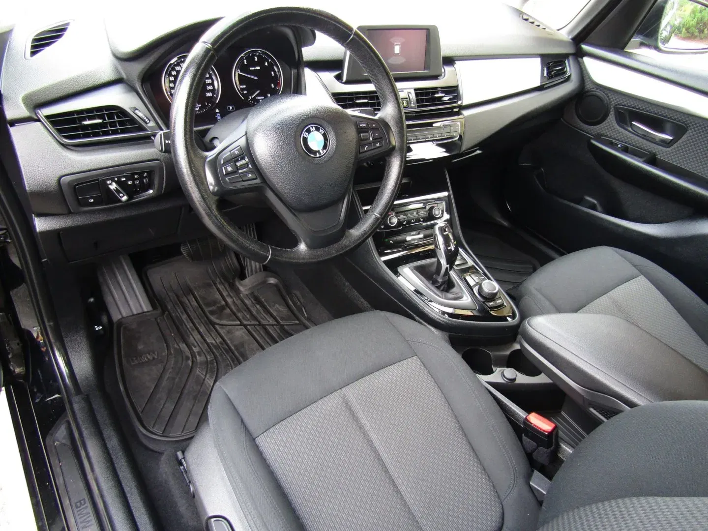 BMW Řada 2 - Náhled 13