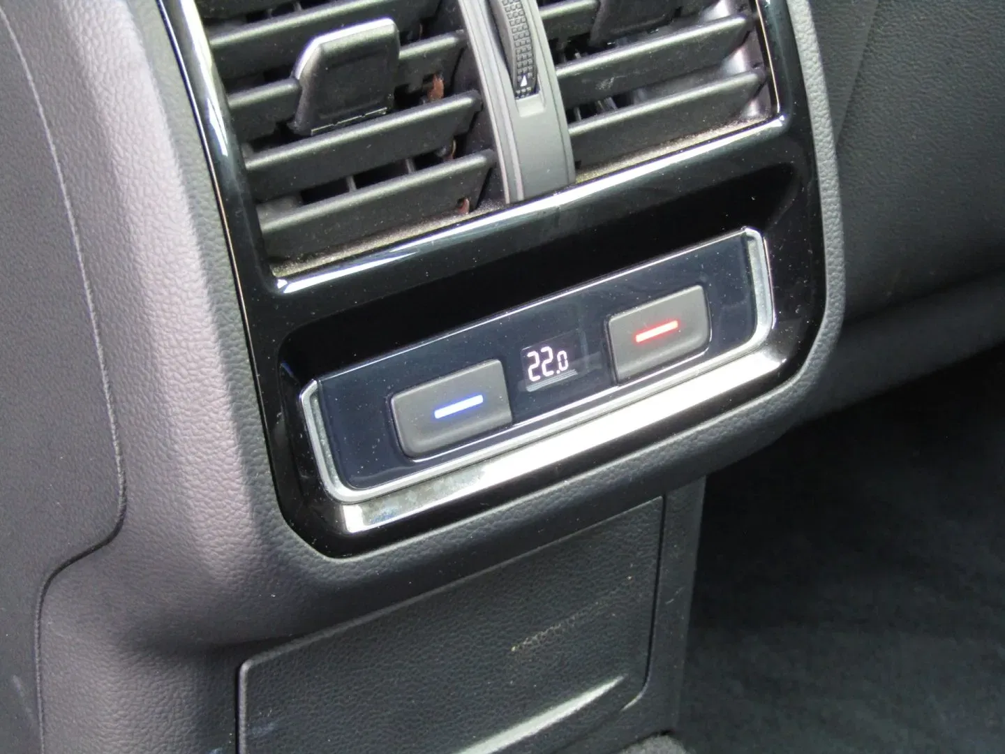 Volkswagen Passat Variant - Náhled 25