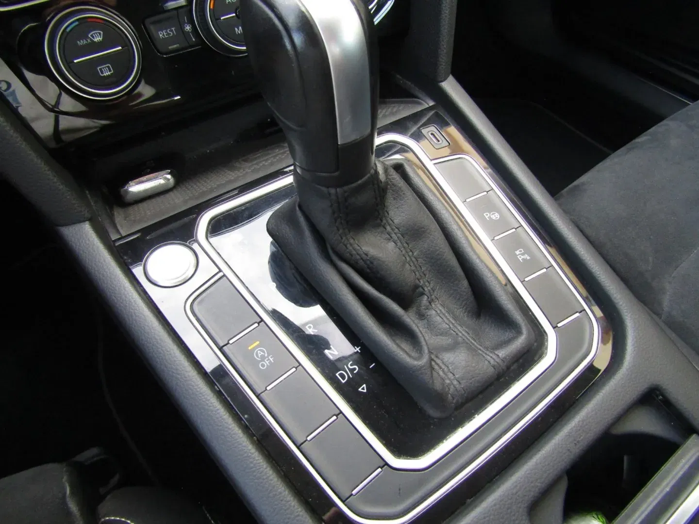 Volkswagen Passat Variant - Náhled 38