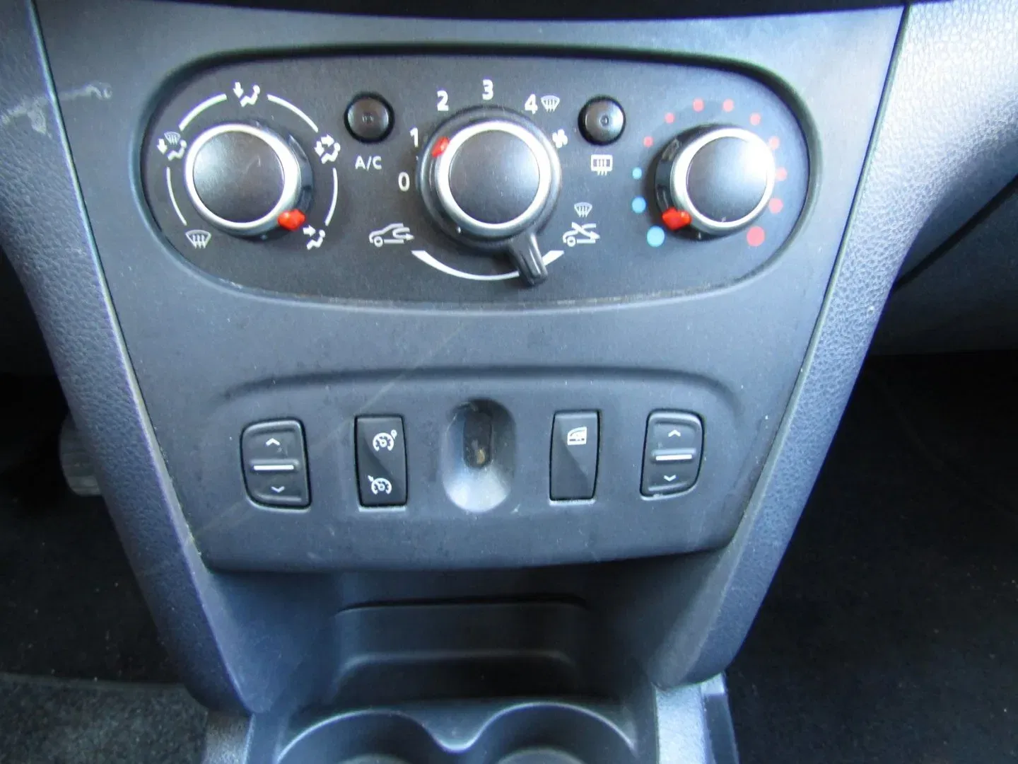 Dacia Sandero - Náhled 31