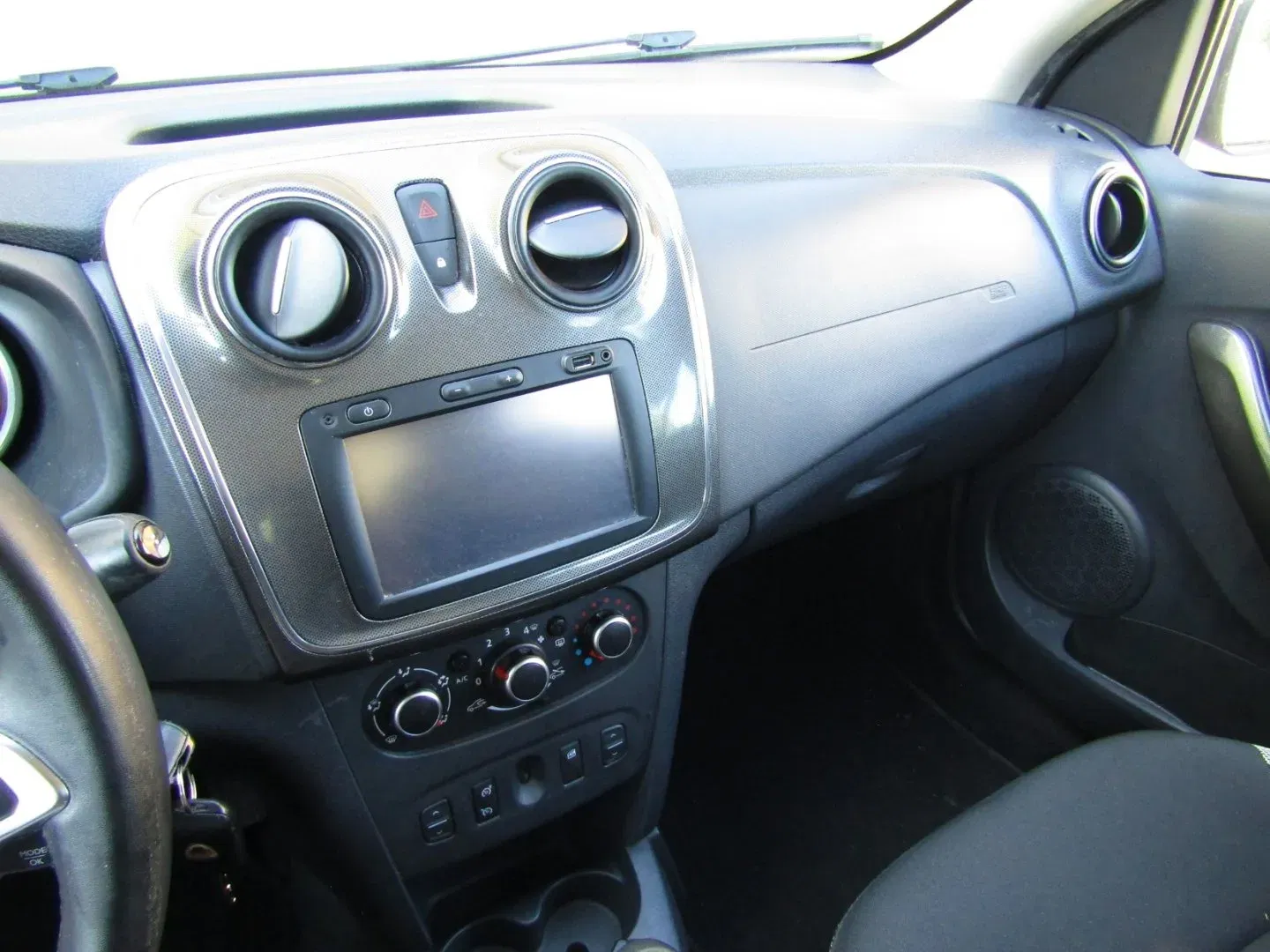 Dacia Sandero - Náhled 33
