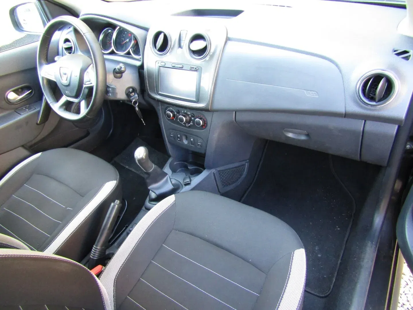 Dacia Sandero - Náhled 14