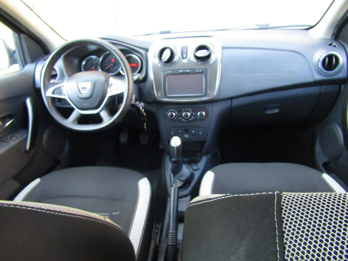 Dacia Sandero - Náhled 15