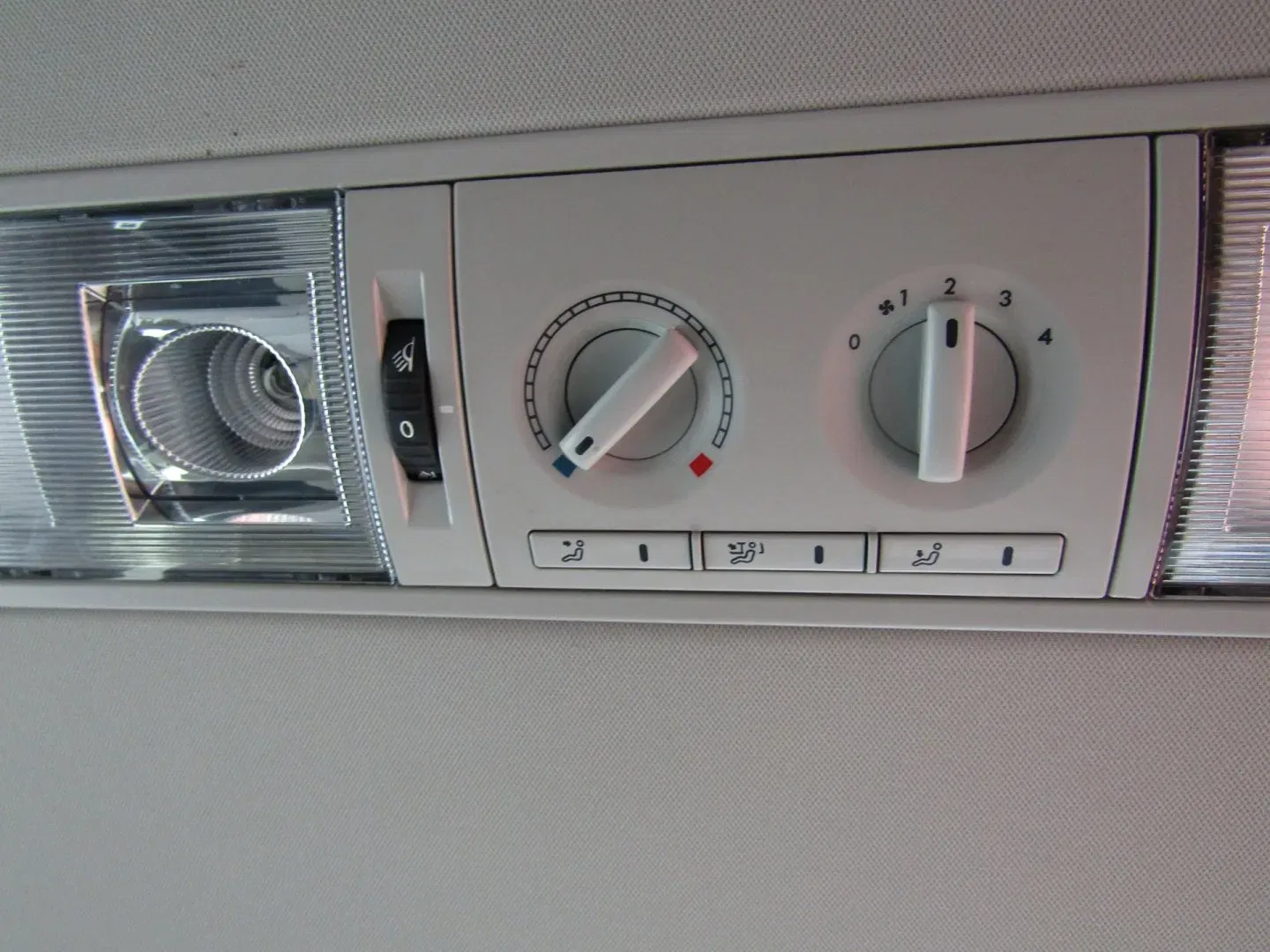 Volkswagen Multivan - Náhled 25
