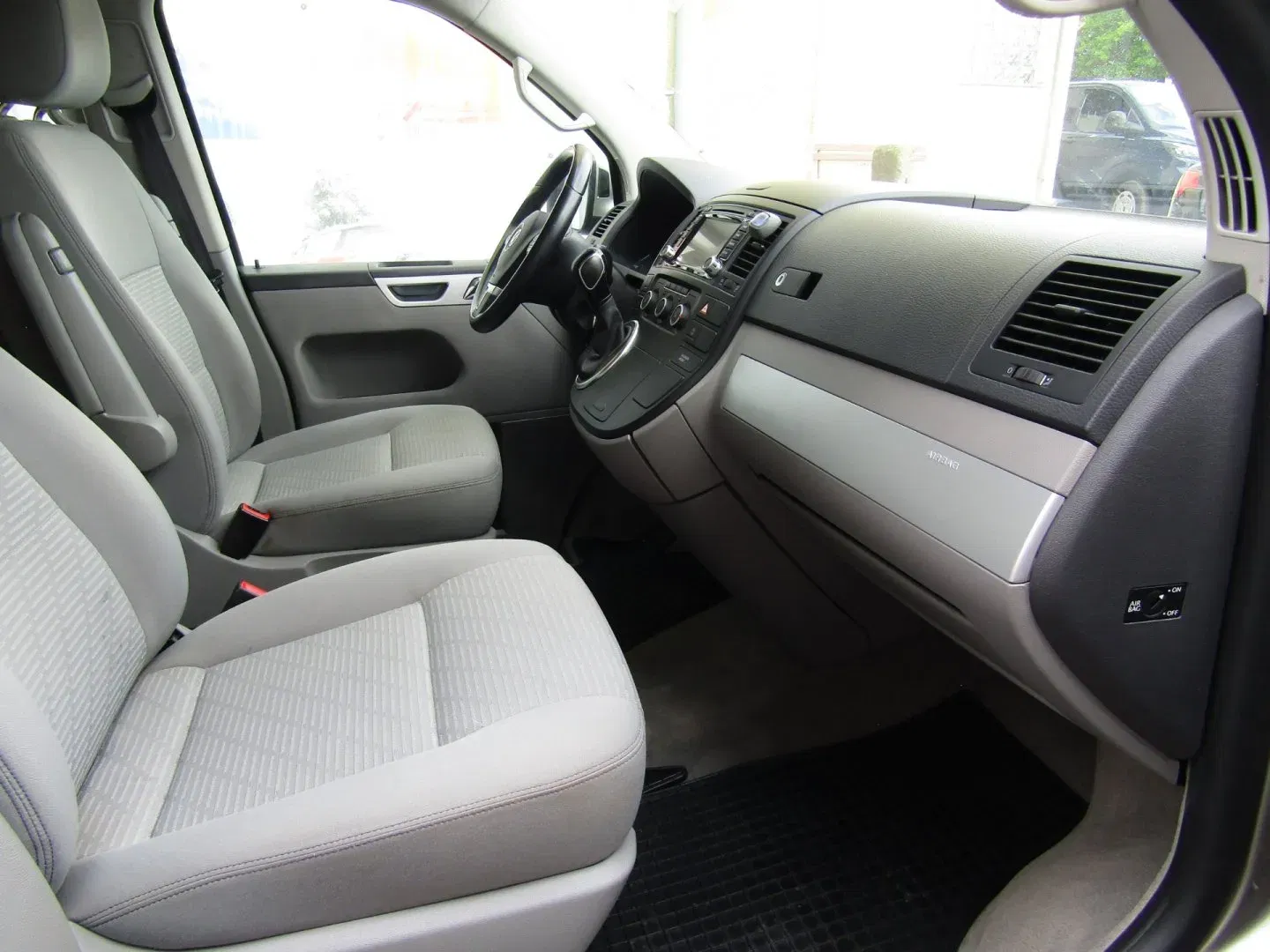 Volkswagen Multivan - Náhled 27