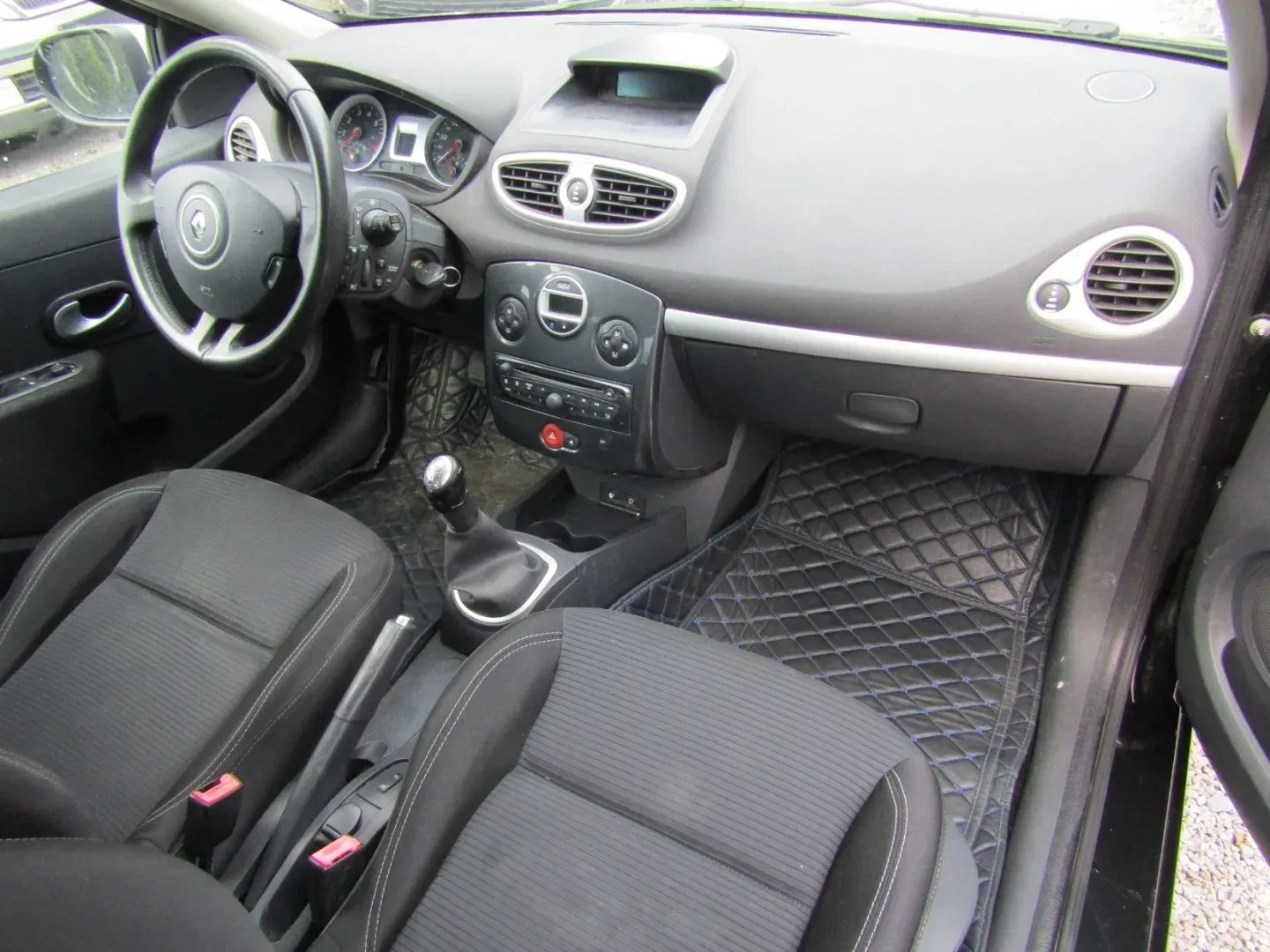 Renault Clio - Náhled 14