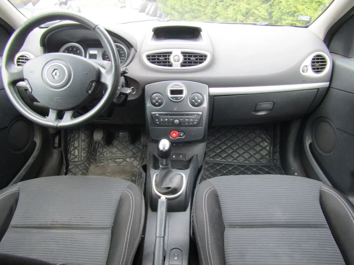 Renault Clio - Náhled 15
