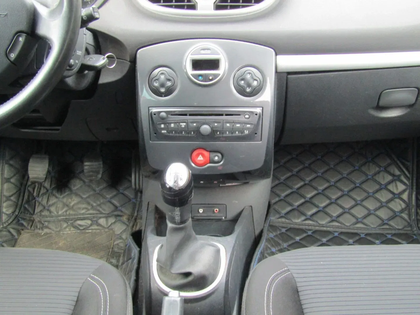 Renault Clio - Náhled 17