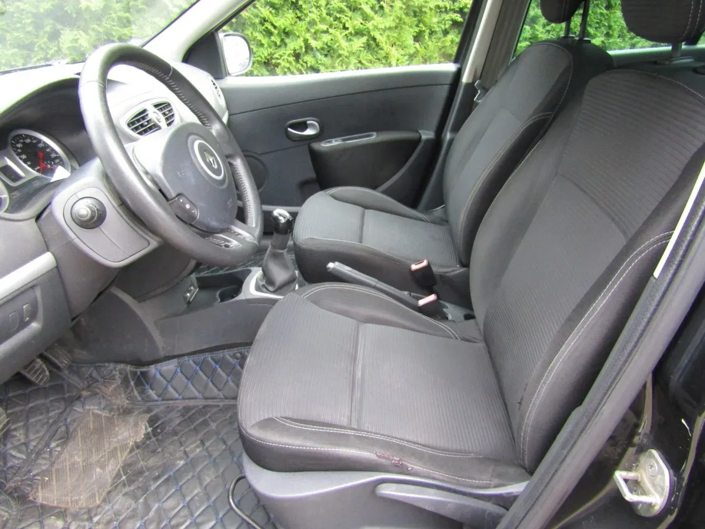 Renault Clio - Náhled 19