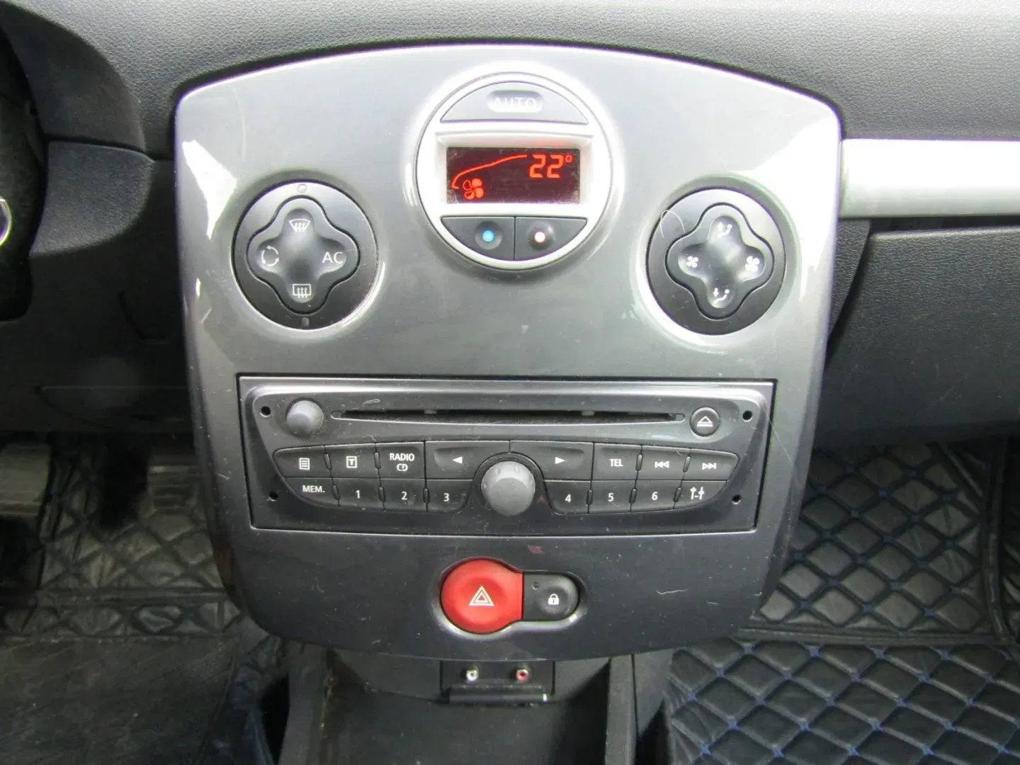 Renault Clio - Náhled 31