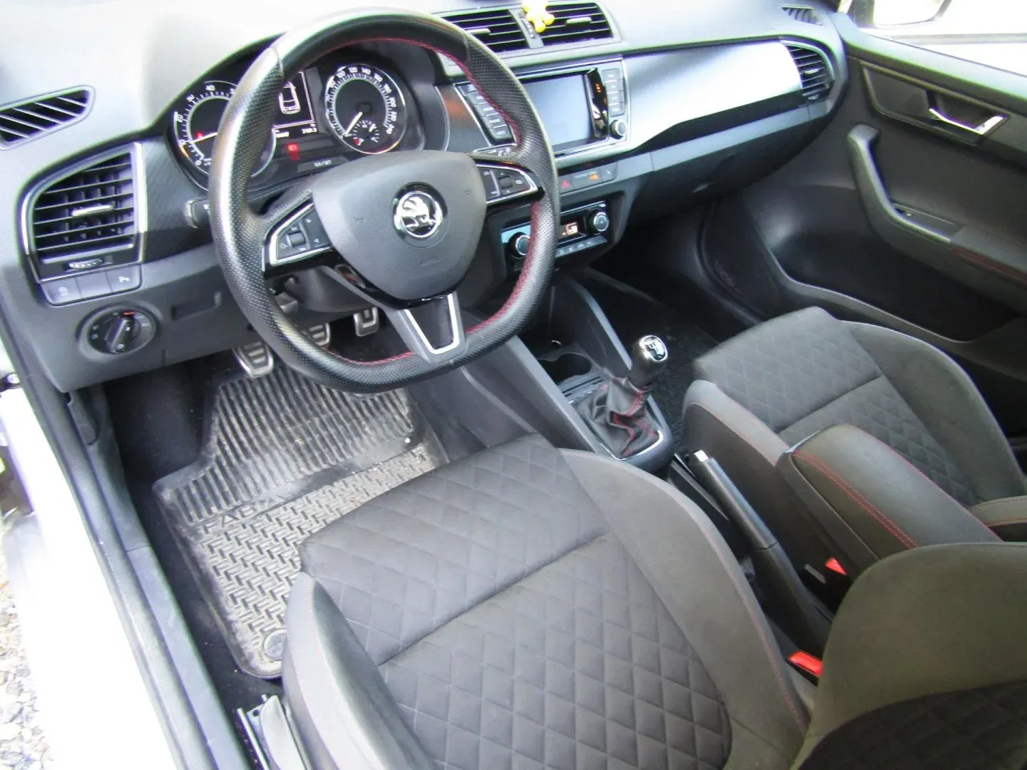 Škoda Fabia - Náhled 13