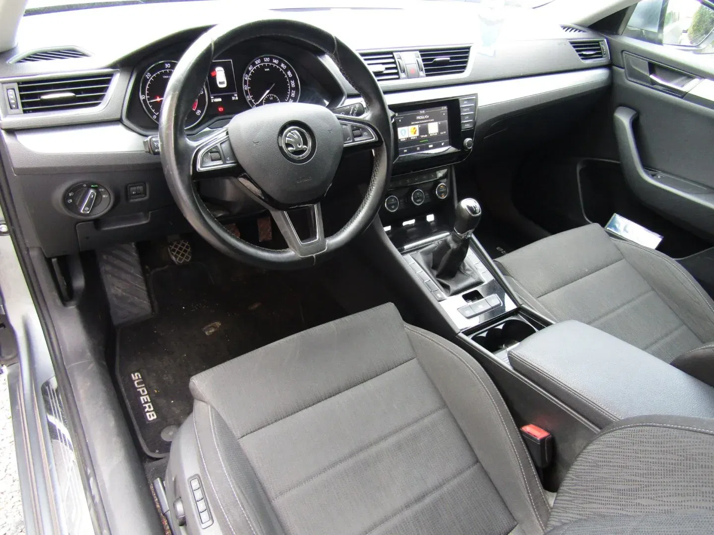 Škoda Superb - Náhled 13
