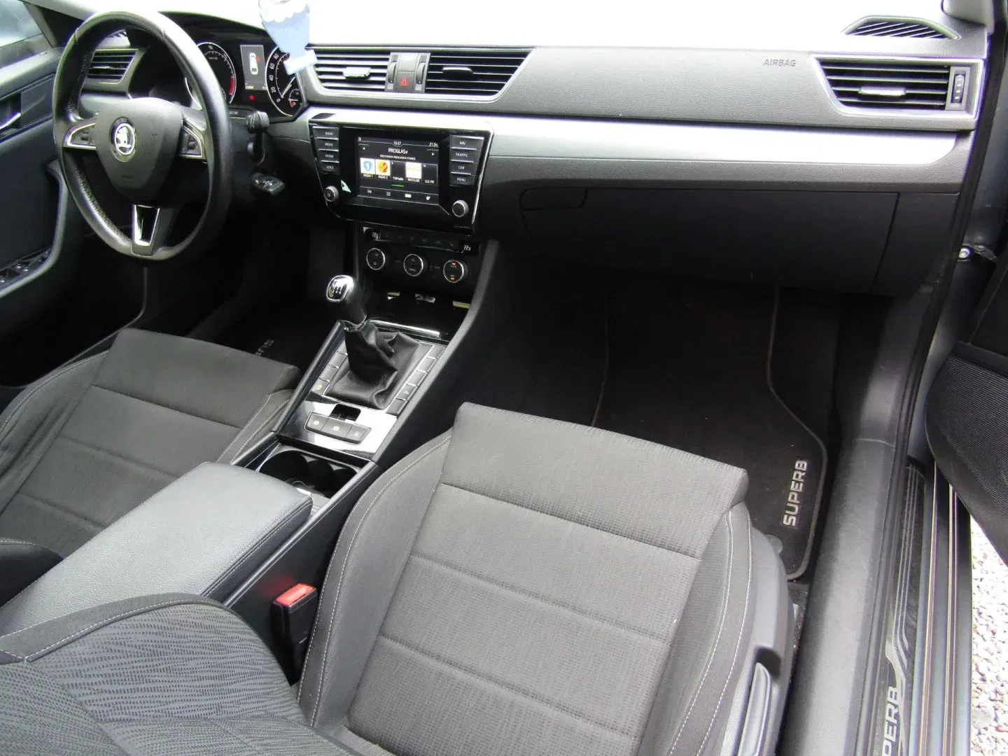 Škoda Superb - Náhled 14
