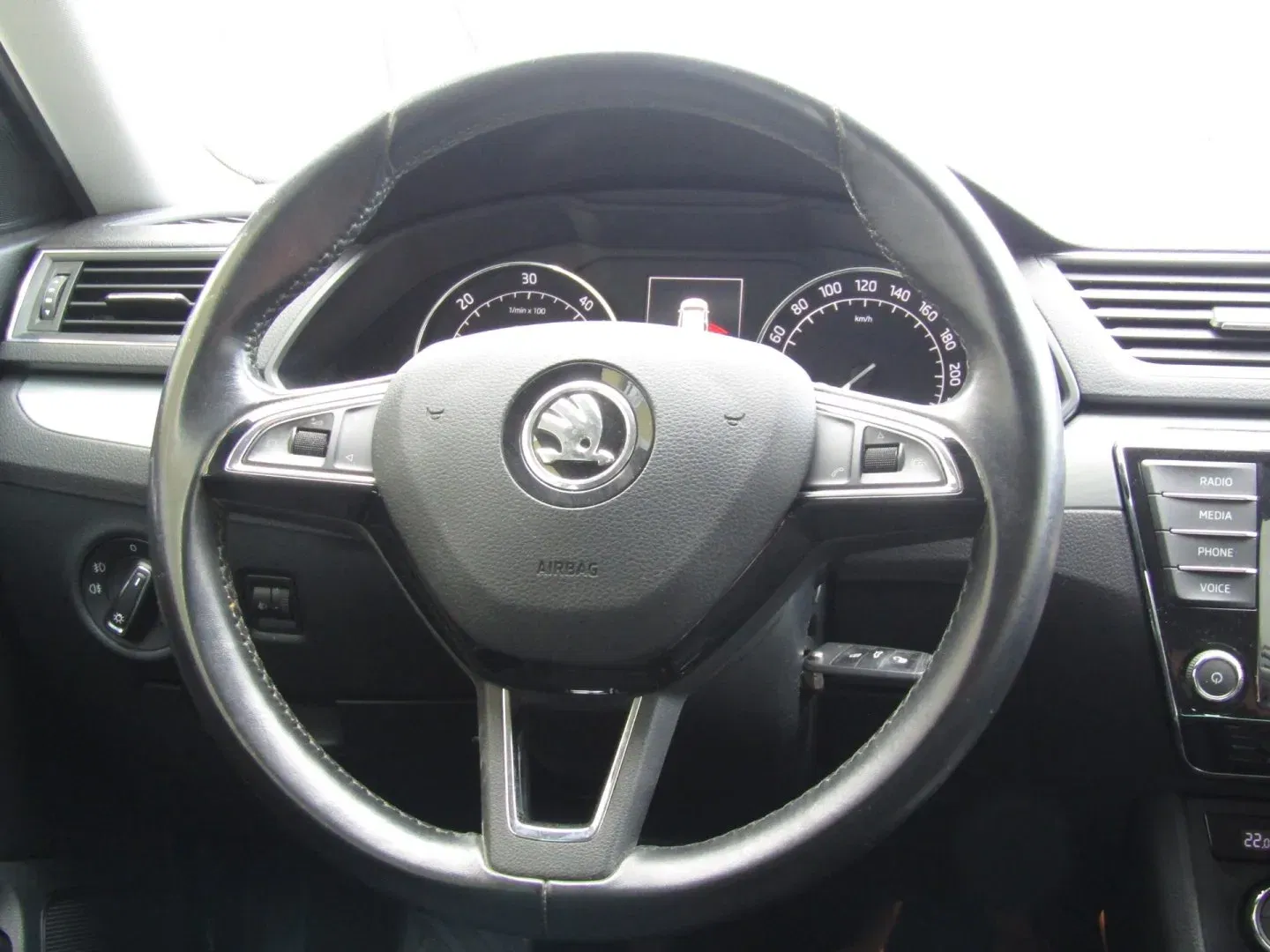 Škoda Superb - Náhled 16