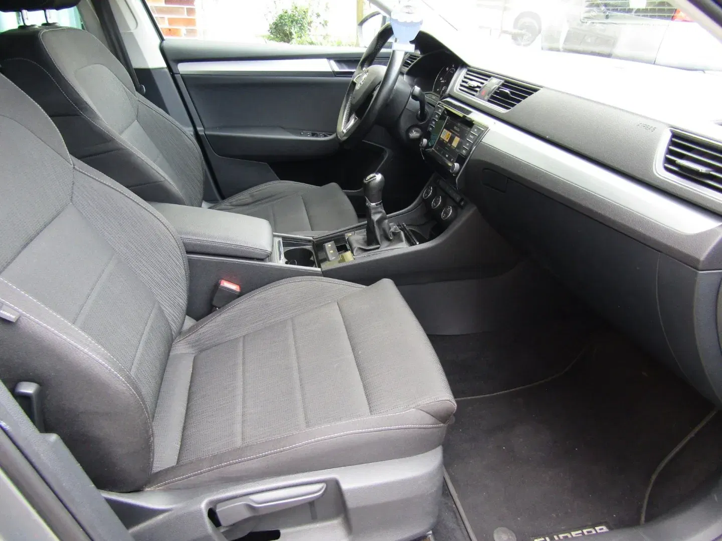 Škoda Superb - Náhled 28