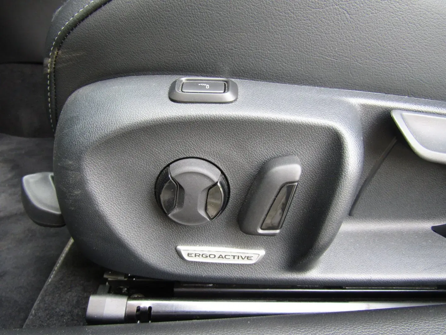 Volkswagen Passat - Náhled 22