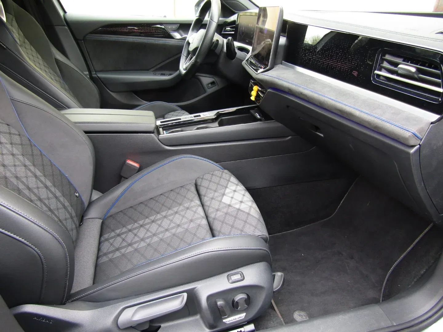 Volkswagen Passat - Náhled 32