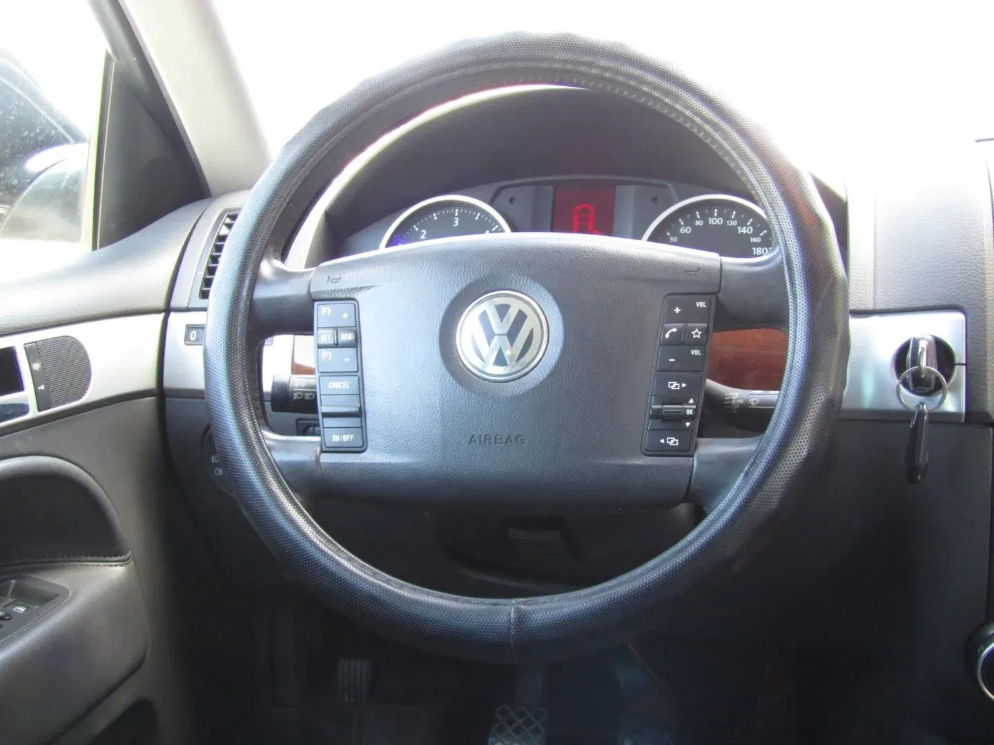 Volkswagen Touareg - Náhled 15