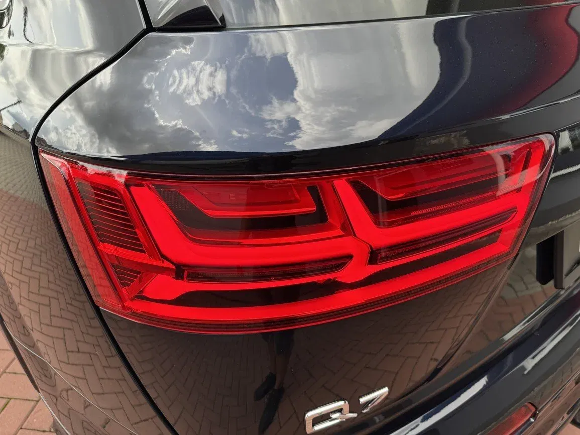 Audi Q7 - Náhled 45
