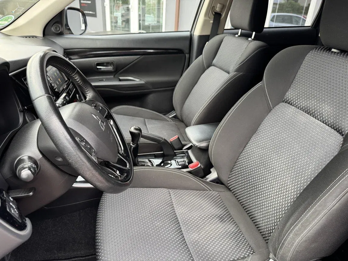 Mitsubishi Outlander - Náhled 27