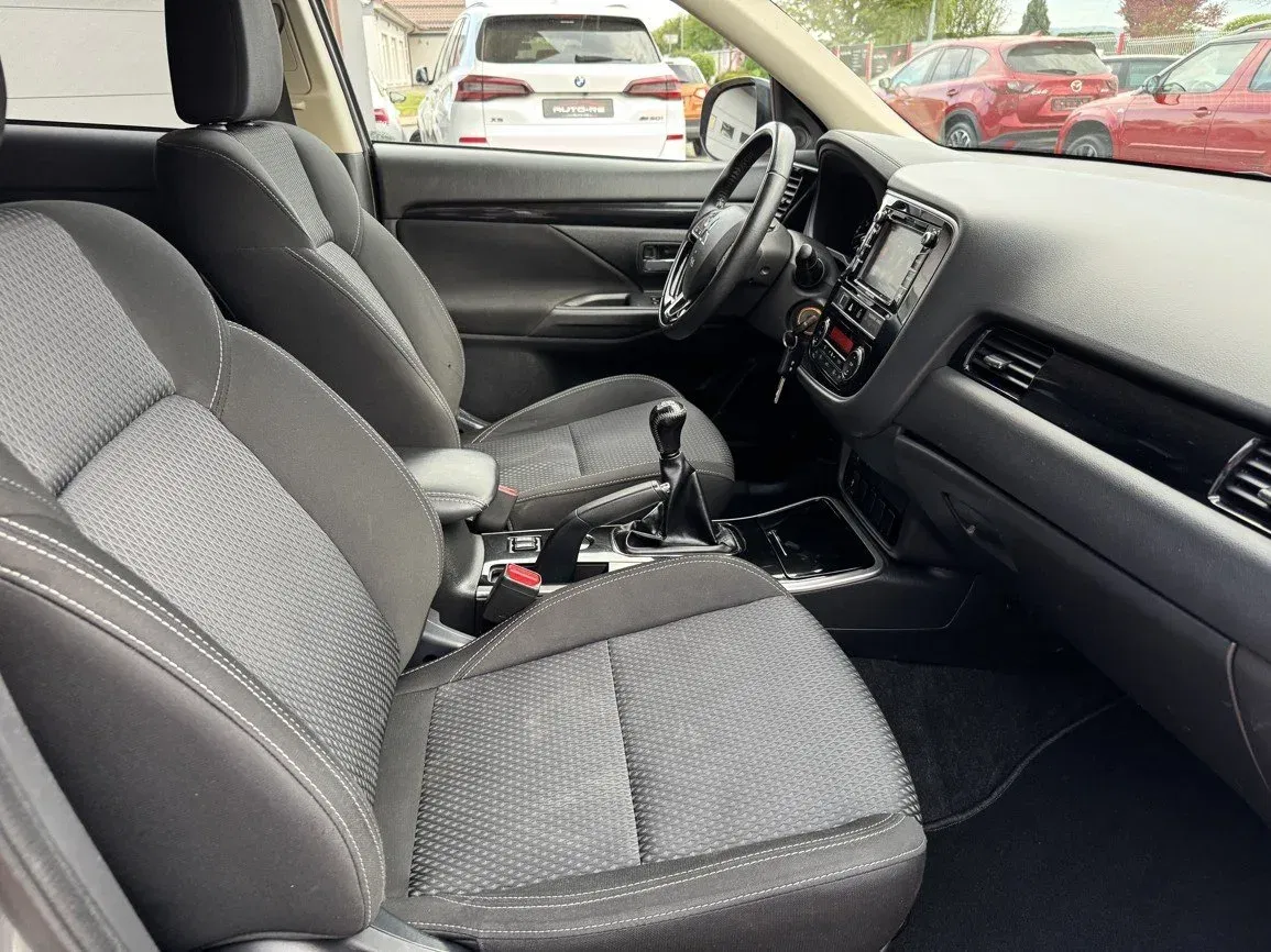 Mitsubishi Outlander - Náhled 18
