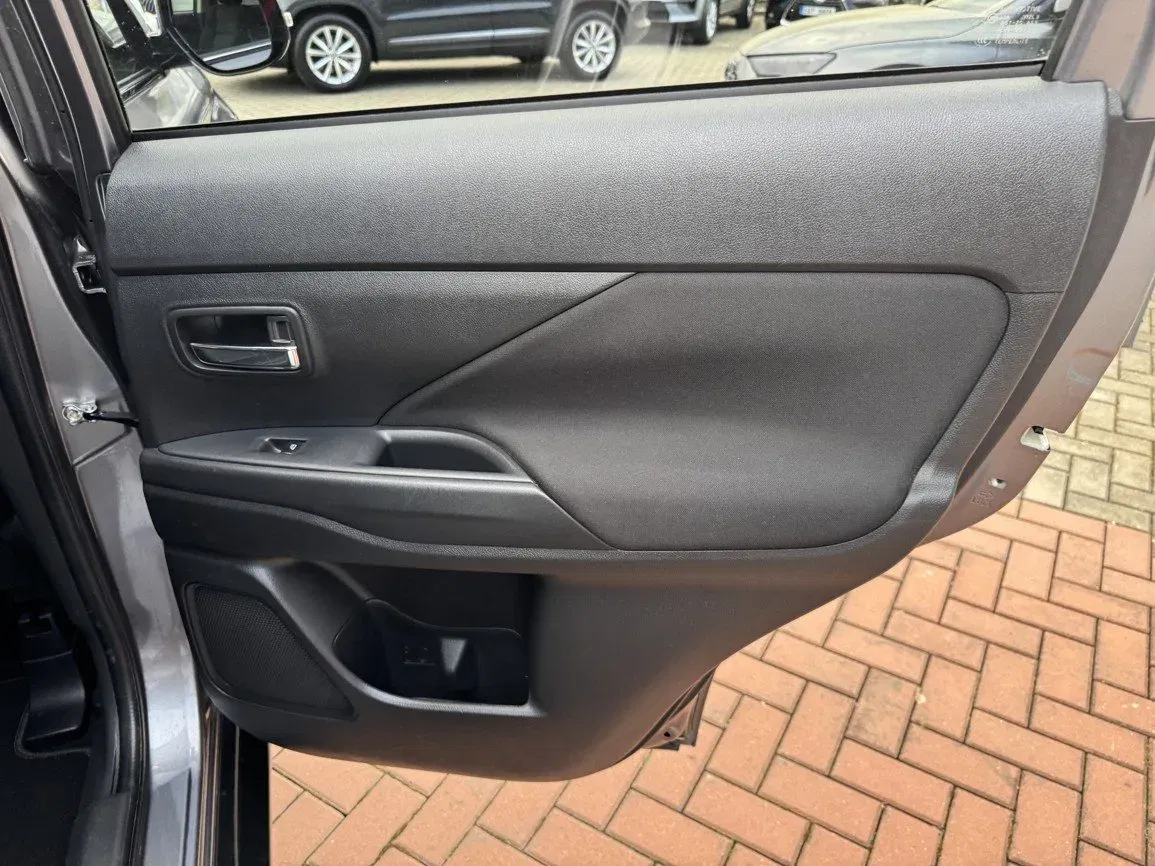 Mitsubishi Outlander - Náhled 21