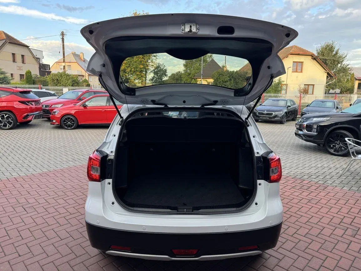 Suzuki SX4 S-Cross - Náhled 24