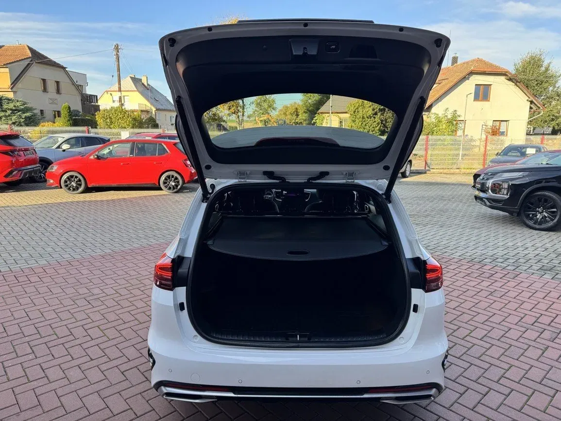 Kia Cee´d - Náhled 23