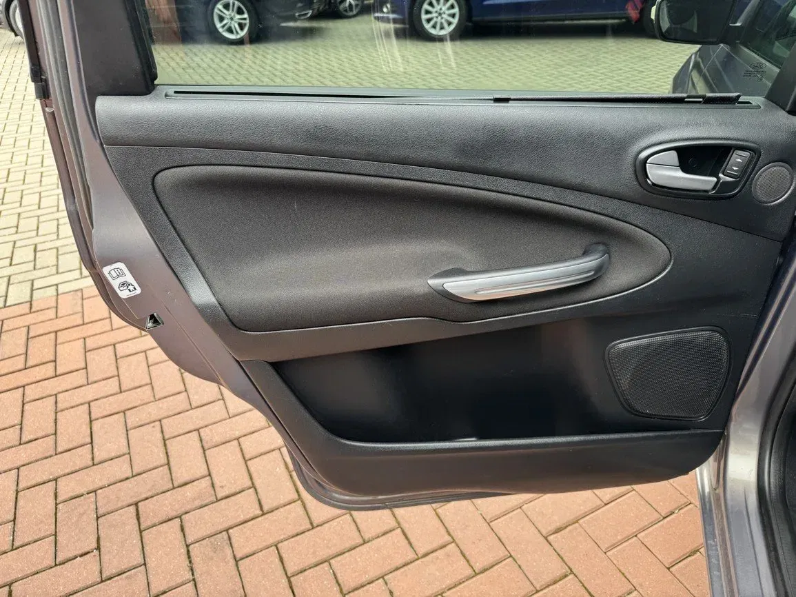 Ford Galaxy - Náhled 22