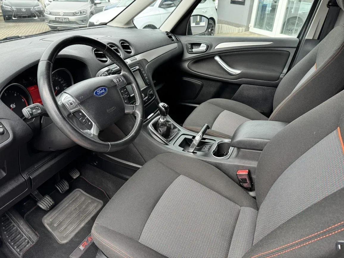 Ford Galaxy - Náhled 23