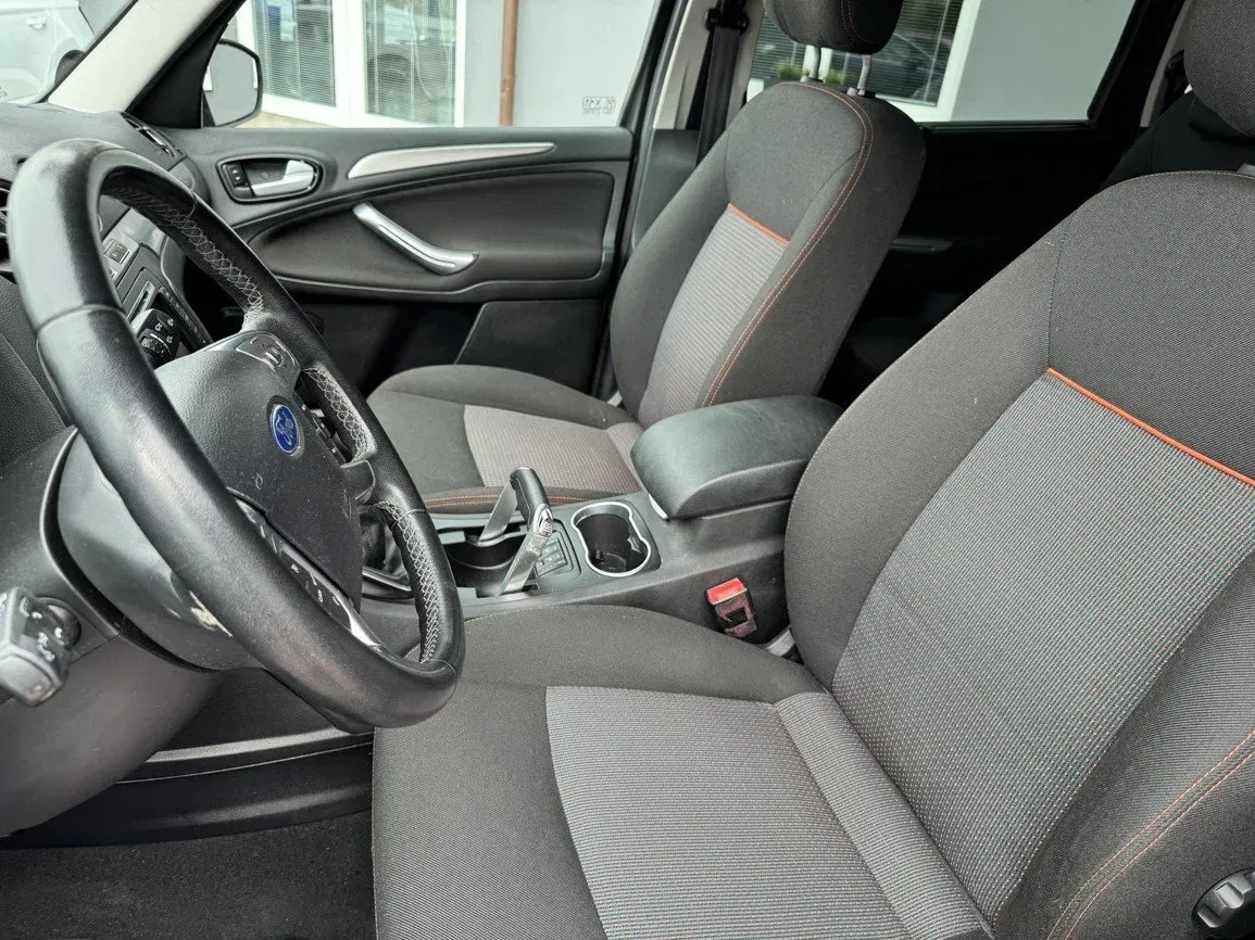 Ford Galaxy - Náhled 24